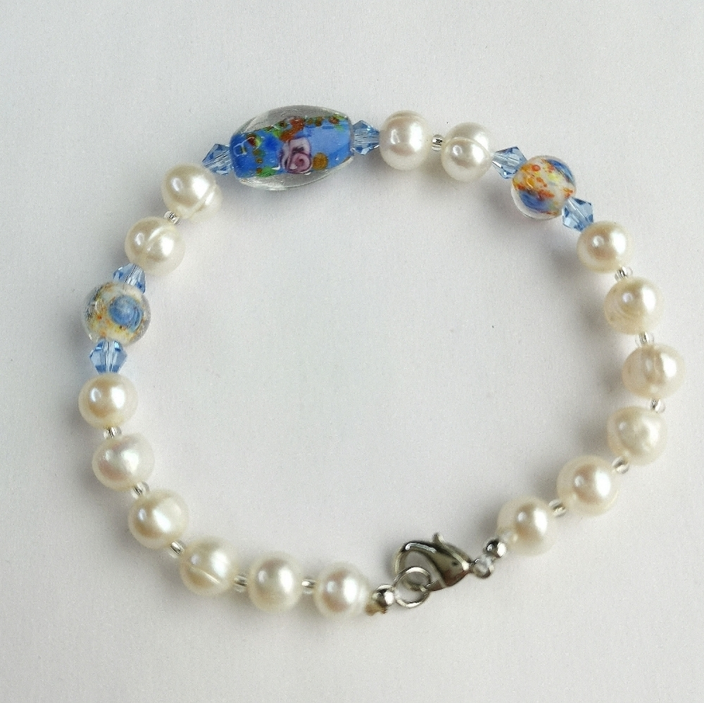 White Freshwater Pearl Bracelet with Murano Flower Bead